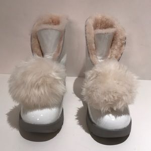 UGG Isley white patent leather boot Size 8. EUC